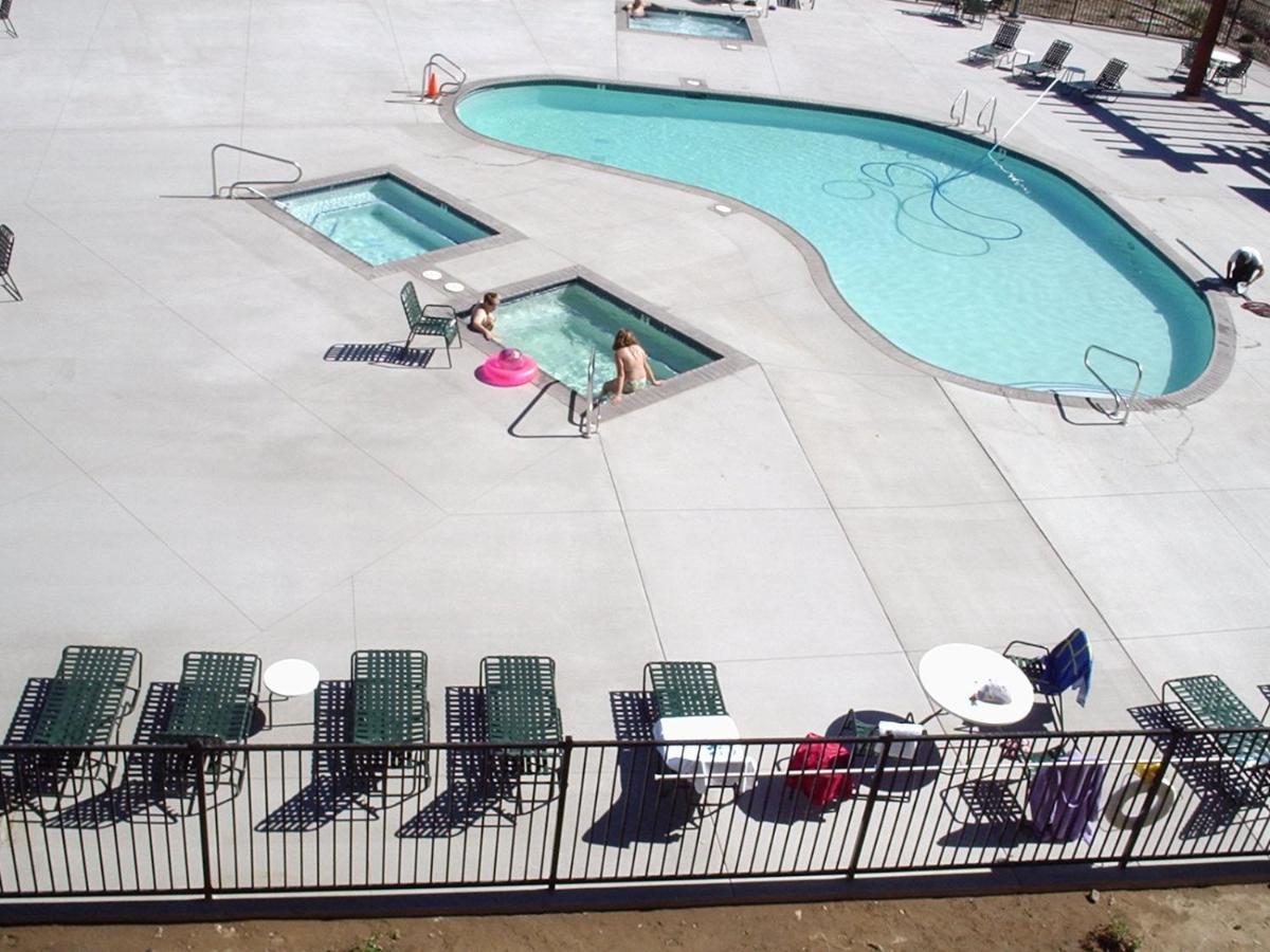 Holiday Inn Club Vacations - David Walley'S Resort Genoa Exteriör bild